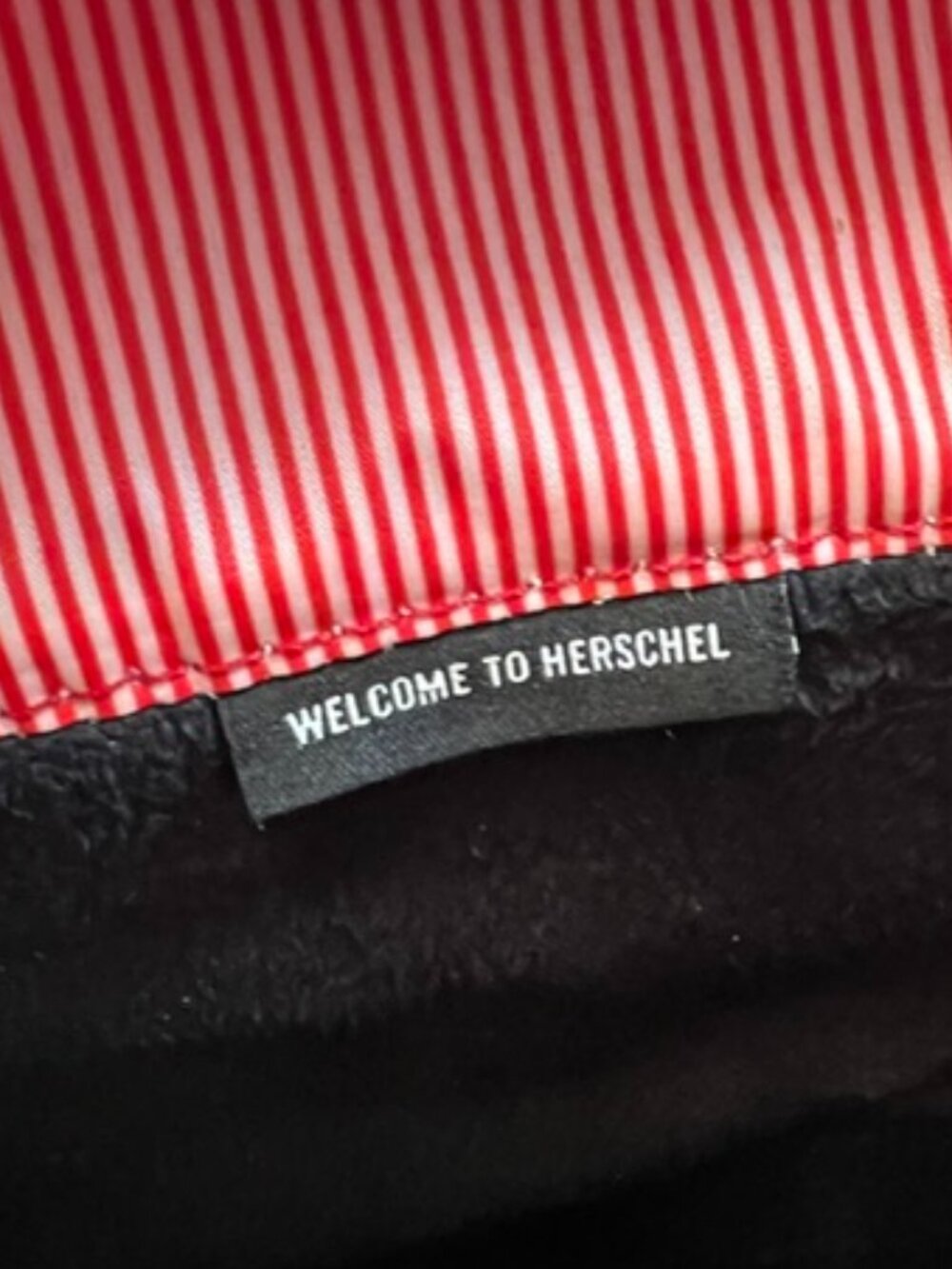 The Herschel Supply Co Retreat Backpack w/Laptop Slot Drawstring Closure Black - Picture 5 of 16